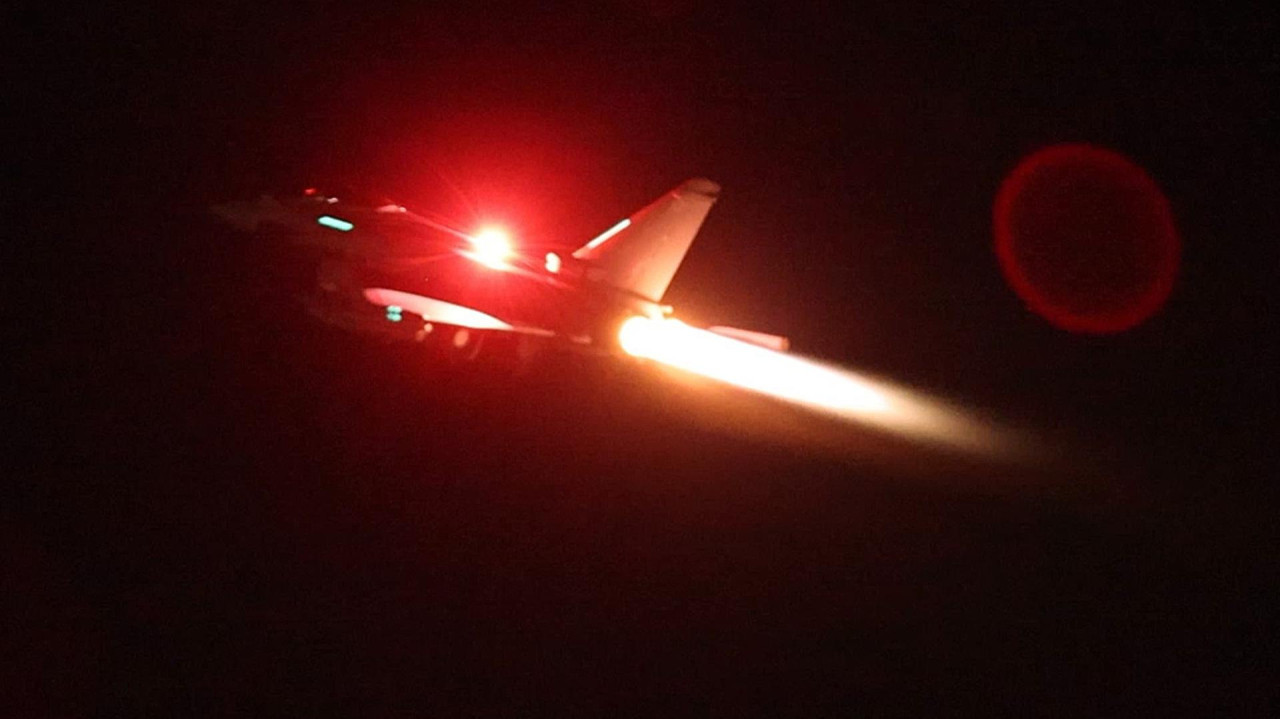 Un avión de las Royal Air Force participa en un ataque contra objetivos hutíes en Yemen. Foto: EFE.