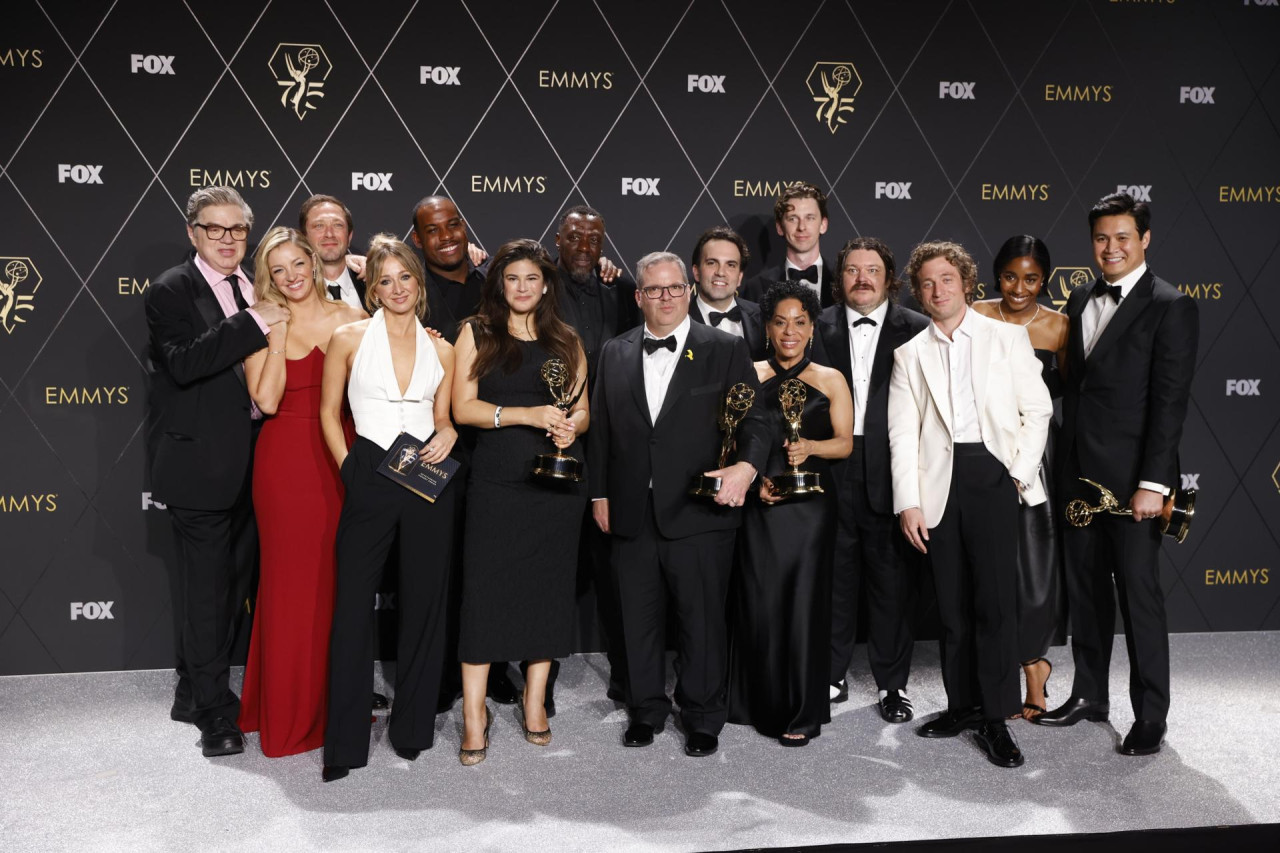 El elenco de The Bear en los premios Emmy. Foto: EFE.