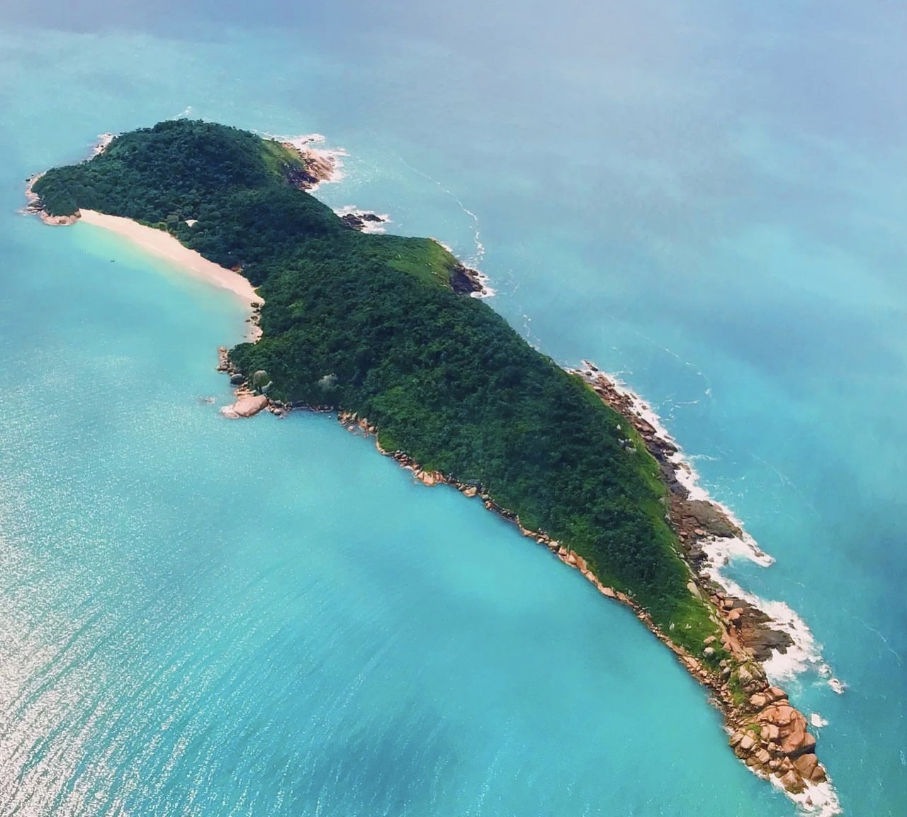 Isla Campeche, Florianópolis. Foto Instagram @ilhadocampeche.apaaps.