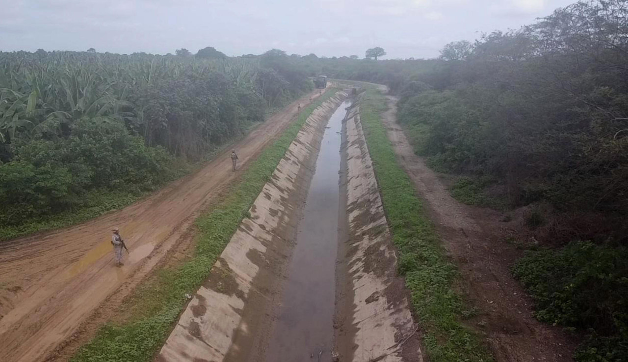 Patrullaje en la frontera entre Perú y Ecuador. Foto: EFE