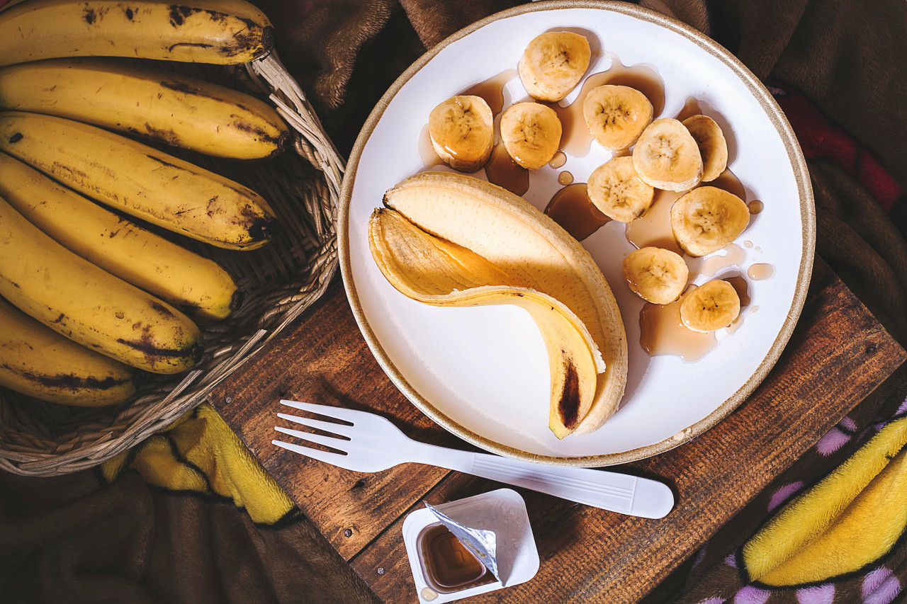 El consumo diario de banana tiene sus pros y contras. Foto: Unsplash.