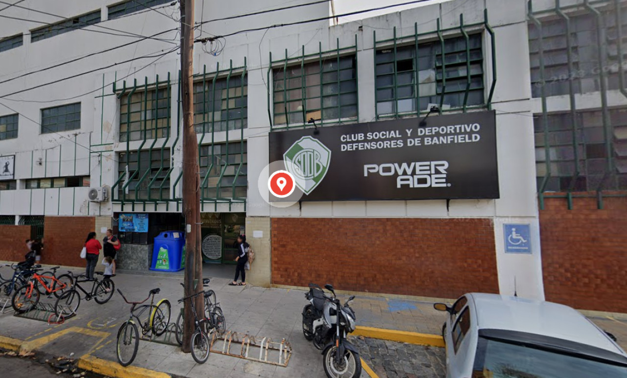 En el club Defensores de Banfield hacía handball y artes marciales. Foto: captura Google.