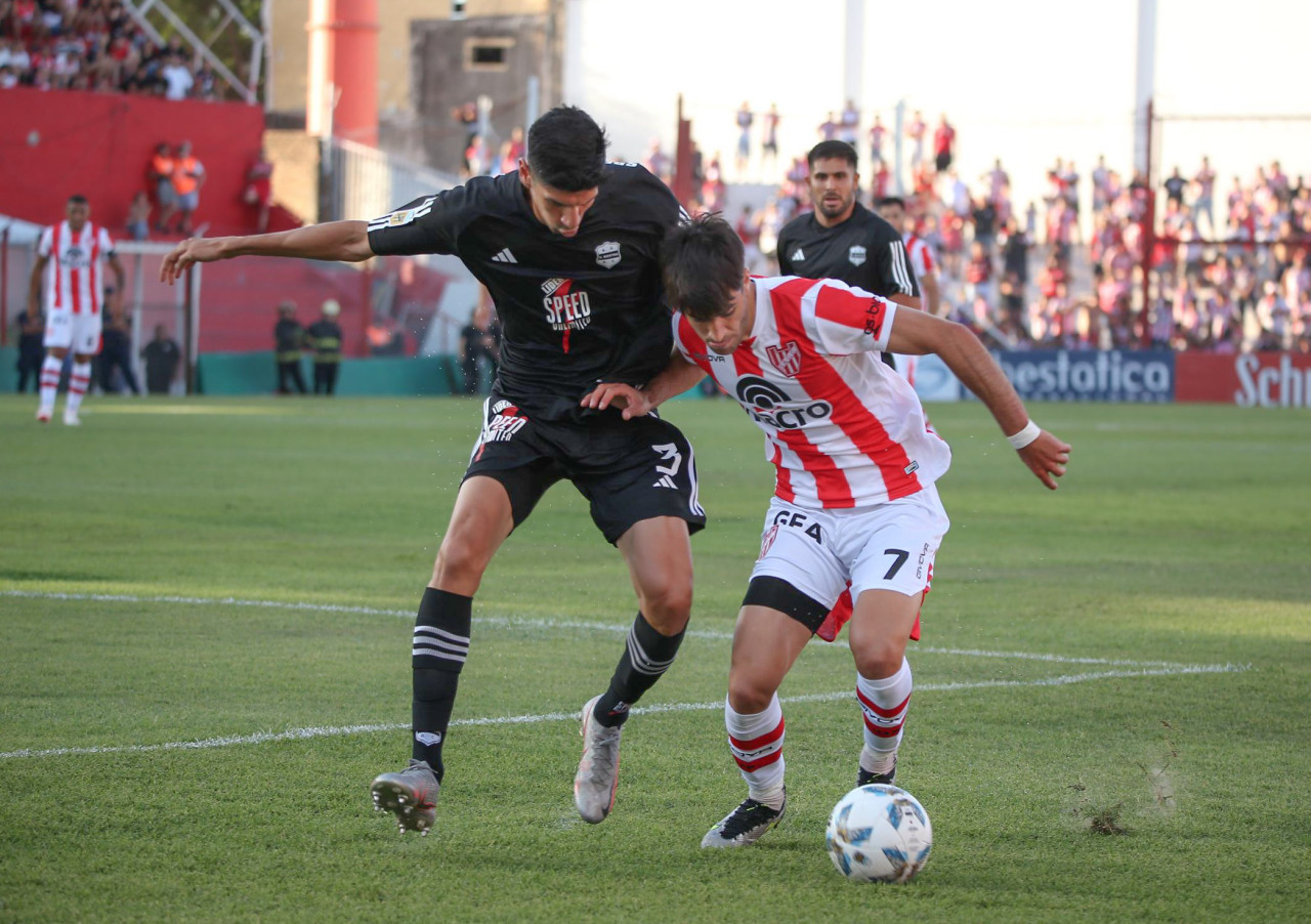 Instituto de Córdoba vs Deportivo Riestra; Copa de la Liga. Foto: NA