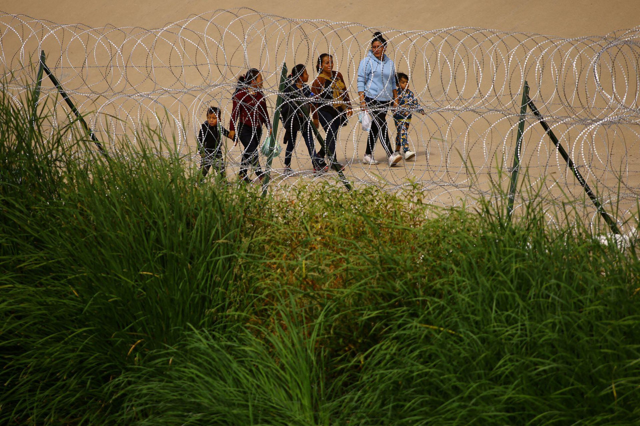 Alambres instalados en Texas. Foto: Reuters