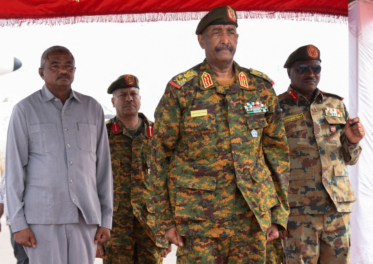 El gobernante militar de Sudán , Burhan. Foto: Reuters
