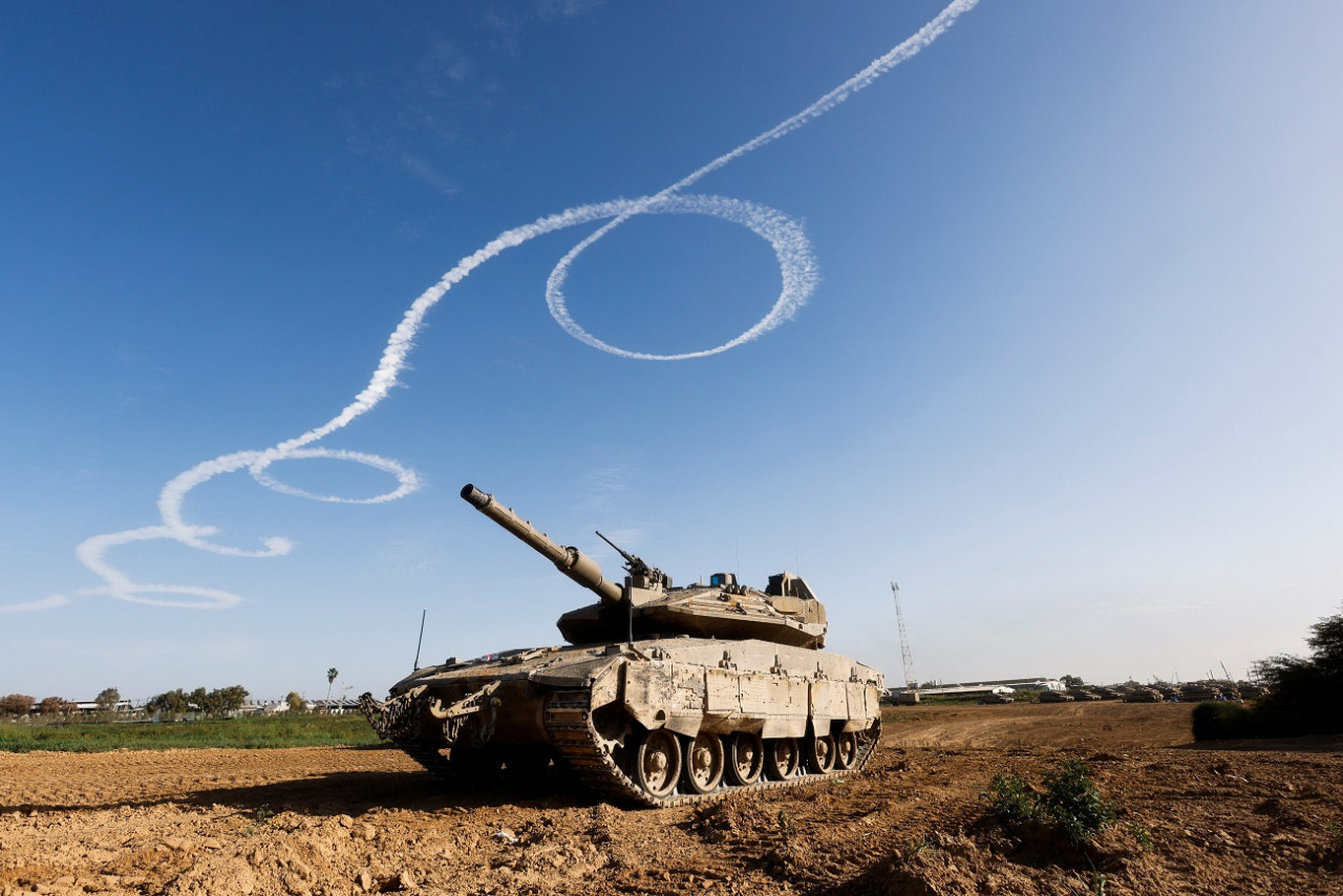 Tropas israelíes en Jan Yunis; guerra Israel-Hamás. Foto: Reuters