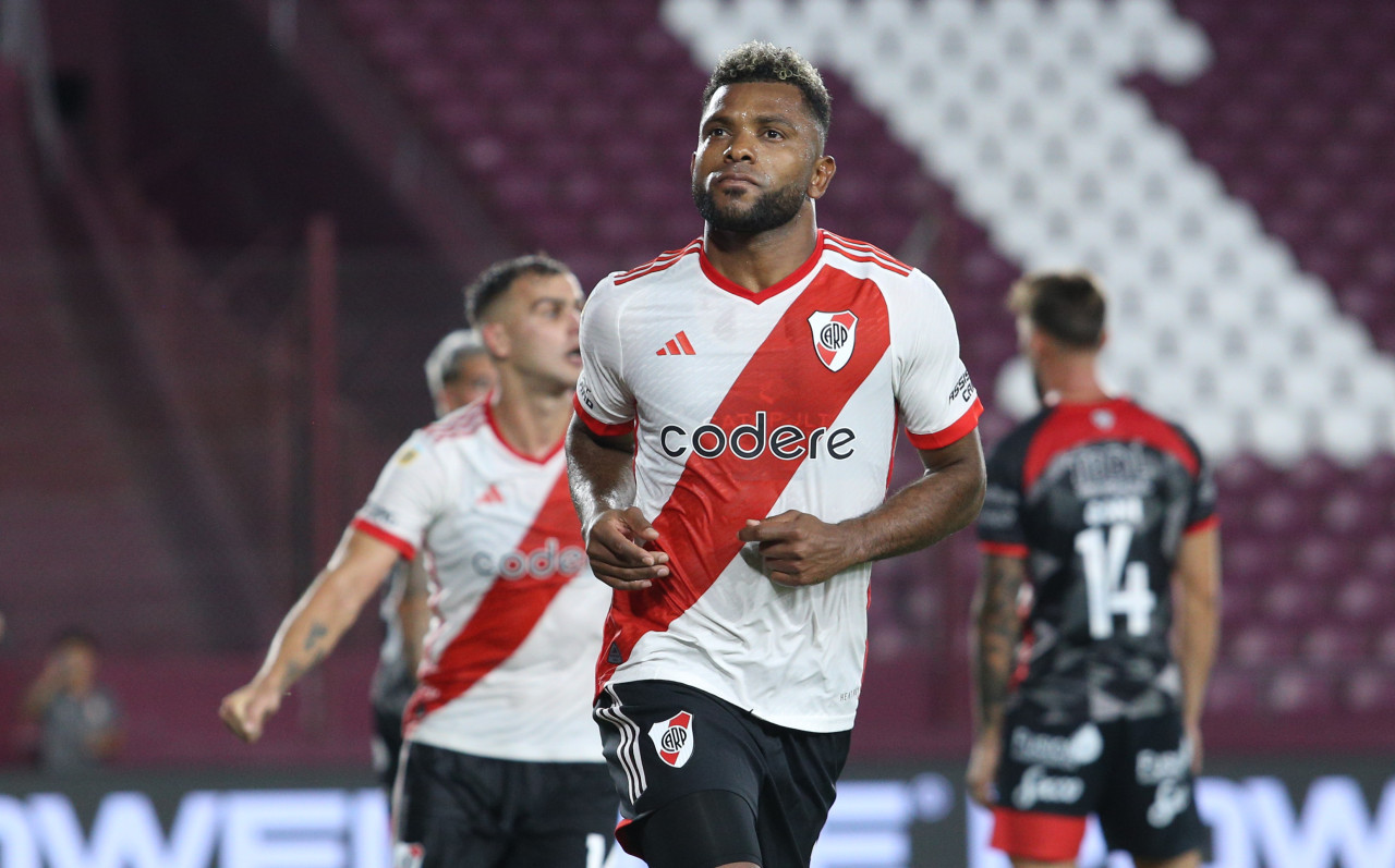 Miguel Borja anotó en la victoria de River. Foto: NA.