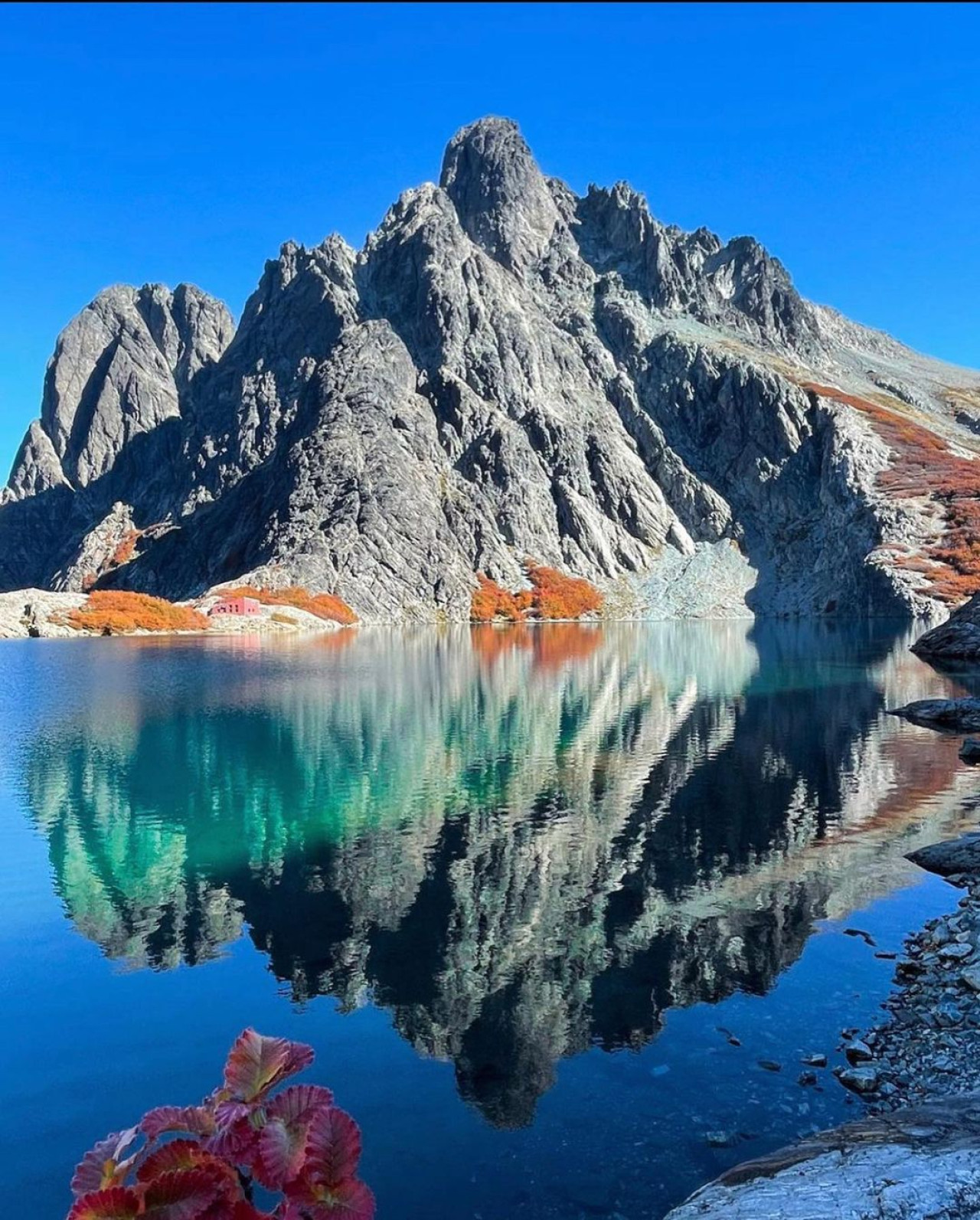 Laguna Negra. Foto Instagram @caminargentina.