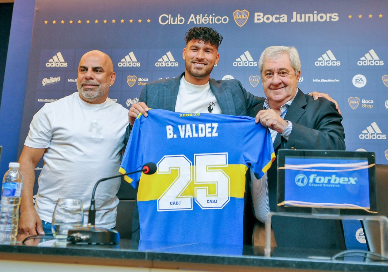 La presentación de Bruno Valdez en Boca Juniors. Foto: NA.