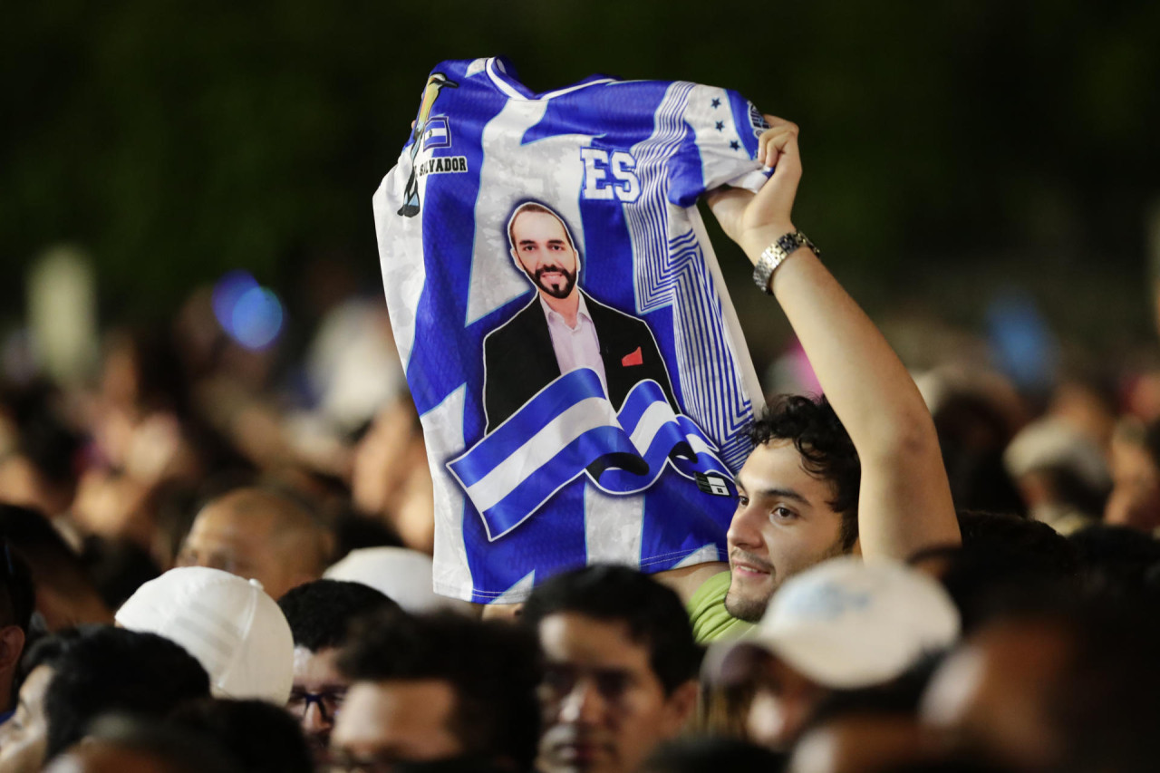 Seguidores de Nayib Bukele. Foto: EFE.