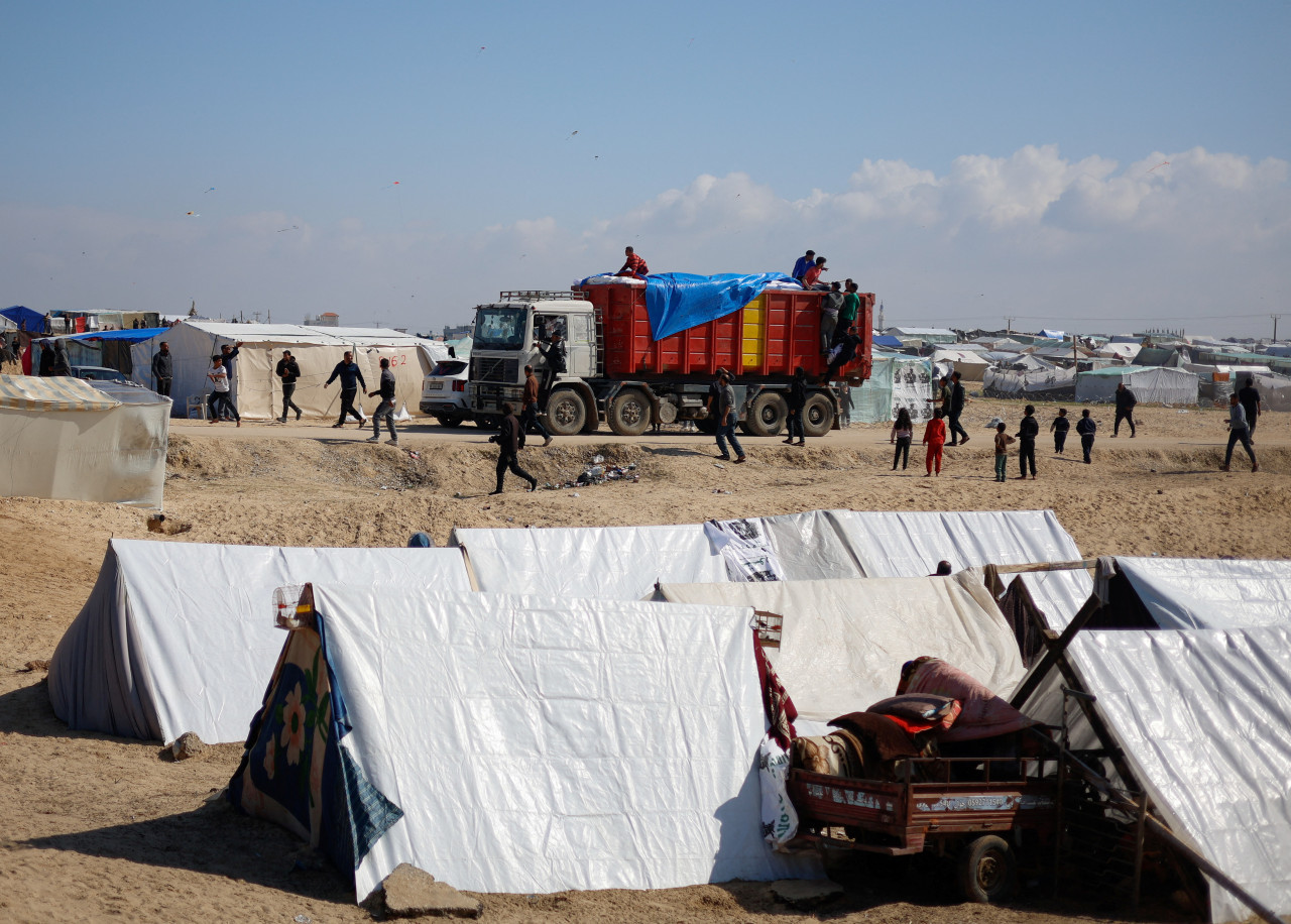 Refugiados palestinos en Rafah. Foto: Reuters