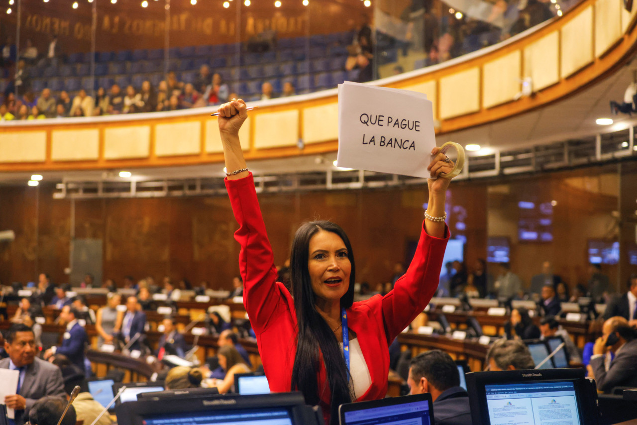 Parlamento de Ecuador en contra del proyecto de Noboa de aumentar el IVA. Foto: REUTERS.