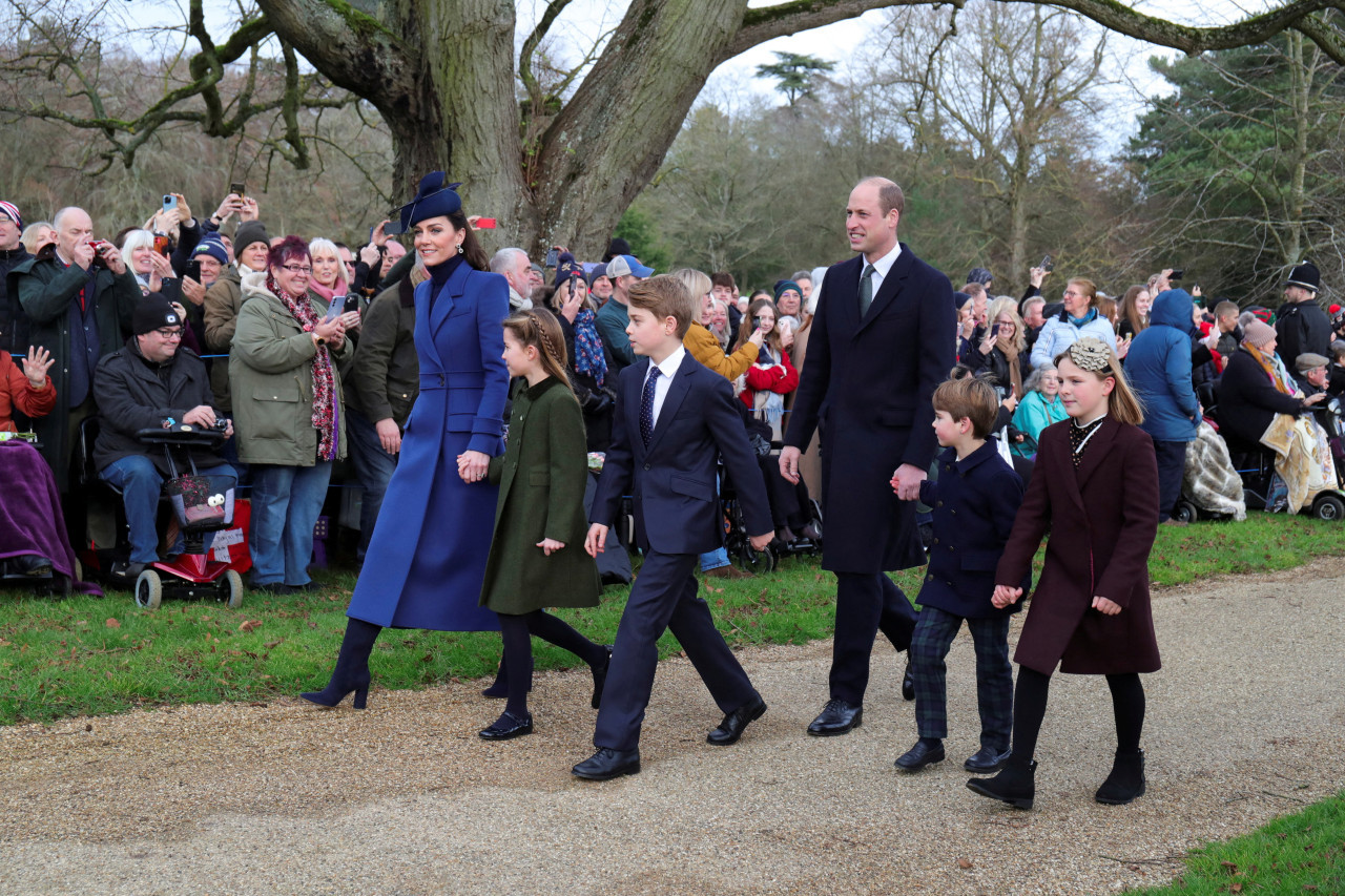 Guillermo, principe del Reino Unido, junto a su familia. Foto: Reuters.