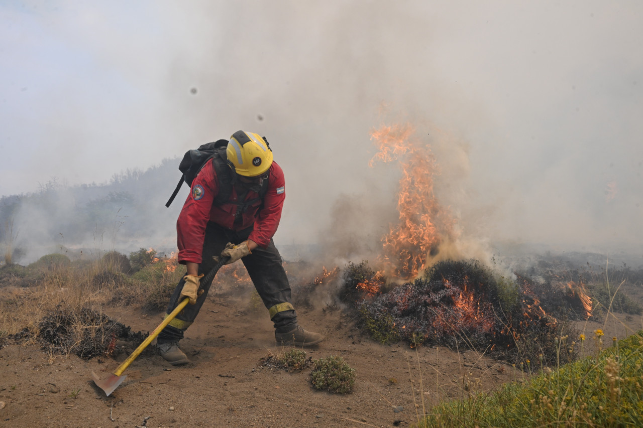 Incendio en Los Alerces. Foto: Télam