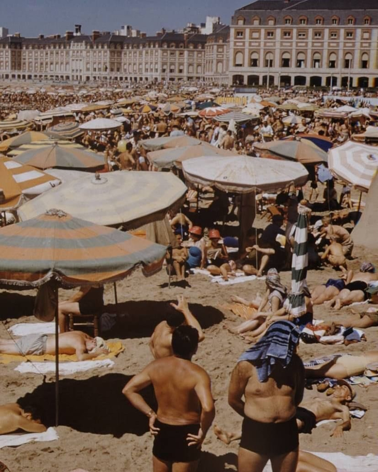 Playa Bristol, década del 50. Foto: fotos.antiguas.mdp