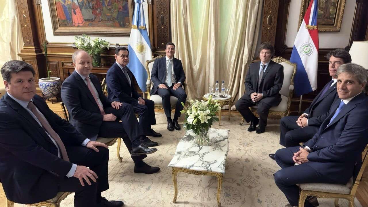 Javier Milei recibió  al presidente de la República del Paraguay, Santiago Peña. Foto NA