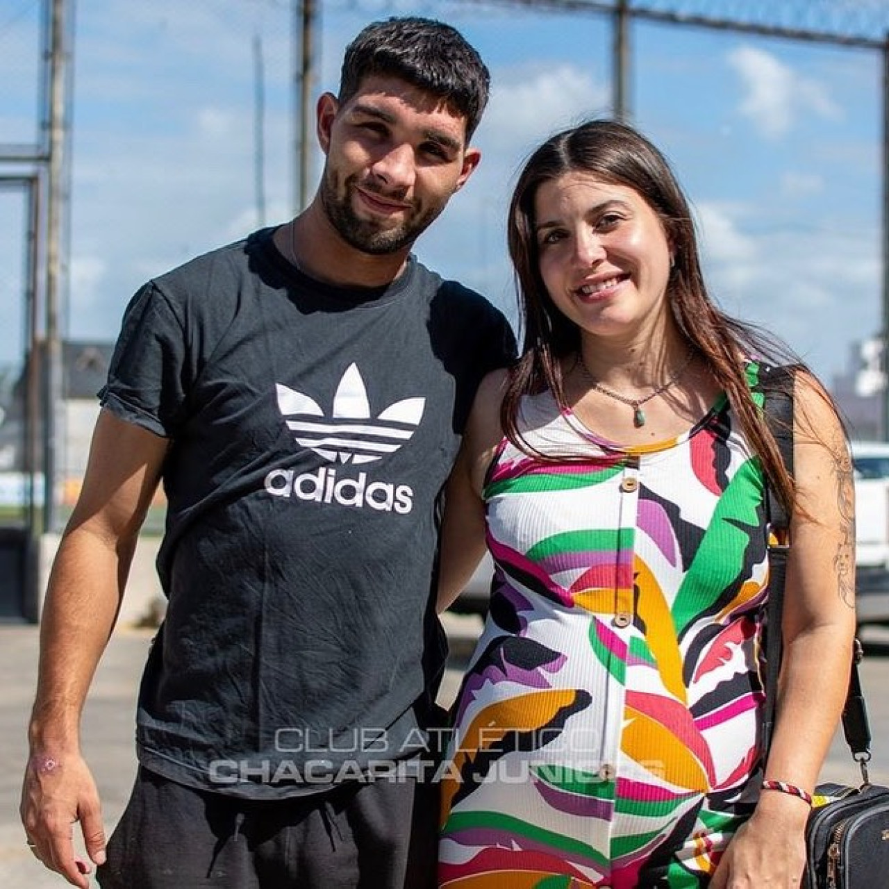Luciano Perdomo y su mujer Sofía en Chacarita. Foto: Instagram @chacaoficial