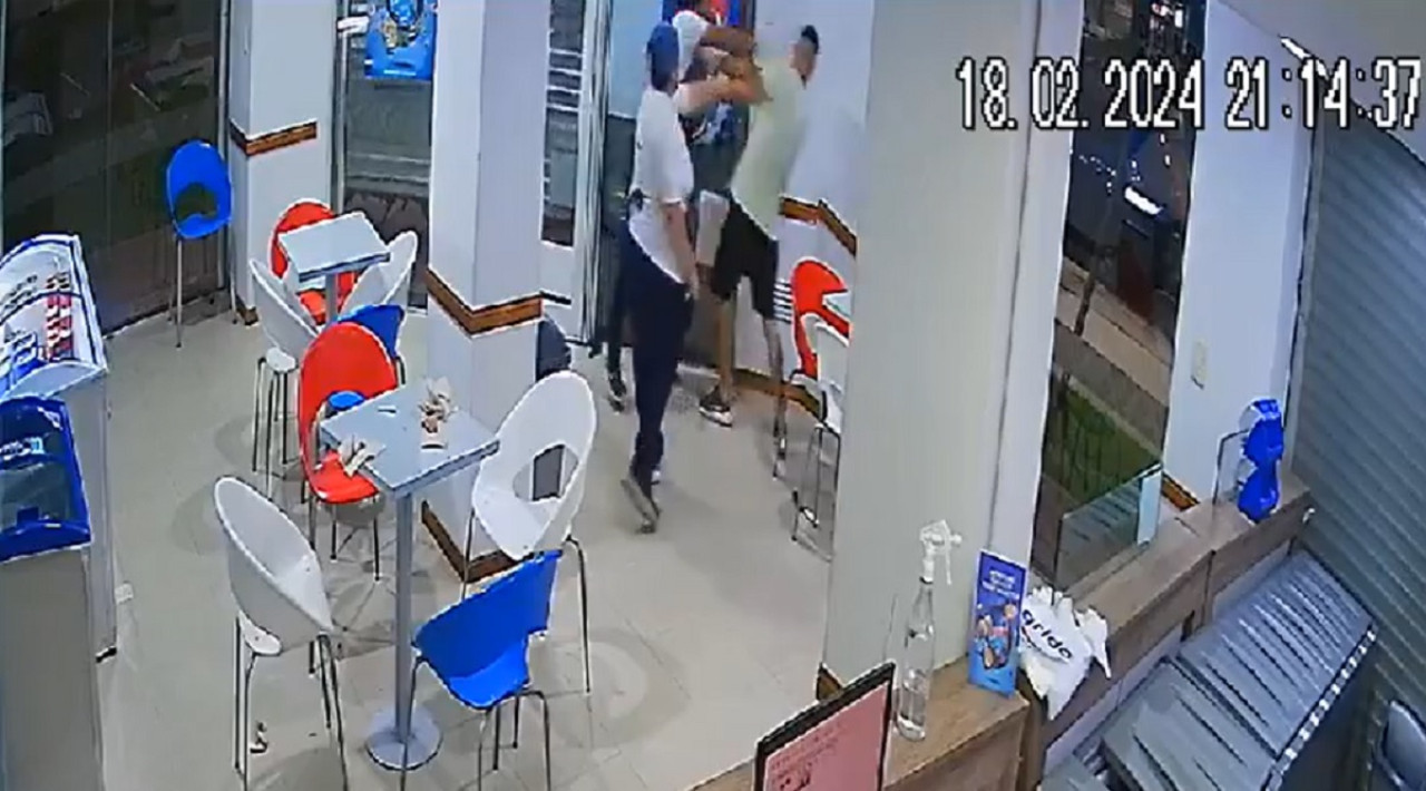 Robo frustrado en una heladería de Rosario. Foto: captura de pantalla