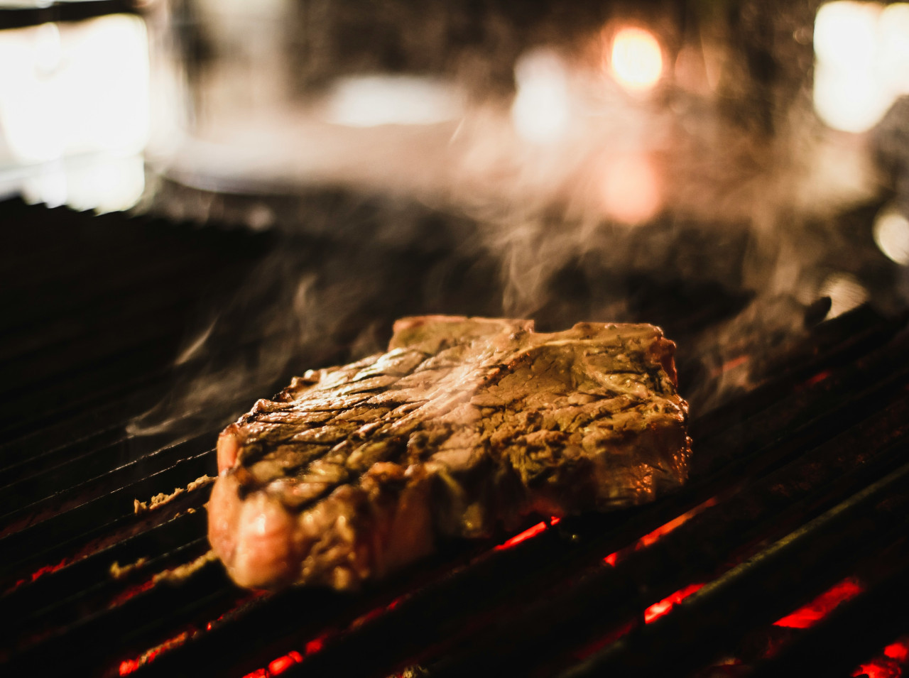 Carne a la parrilla. Foto: Unsplash