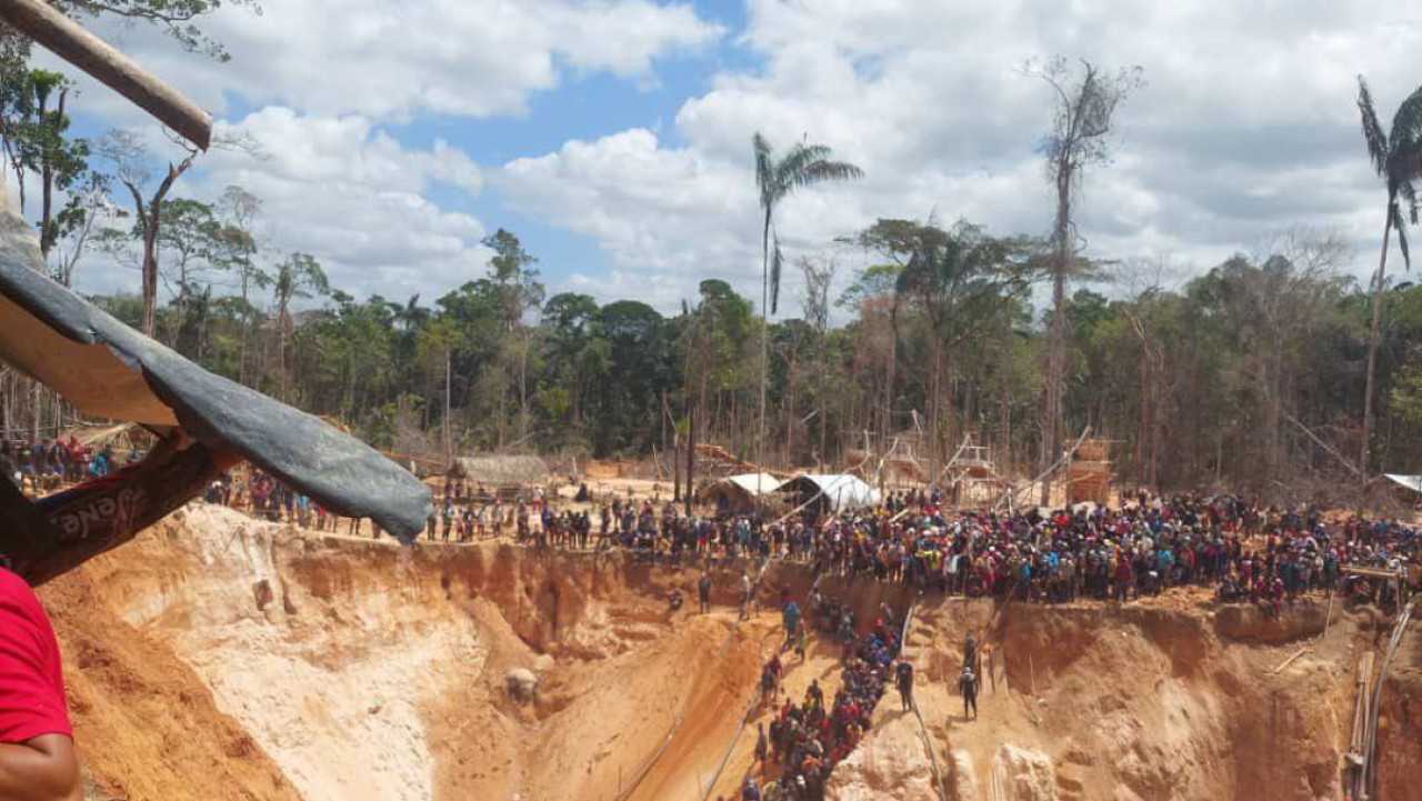 Derrumbe fatal en una mina de Venezuela. Foto: @AlertaNews24.