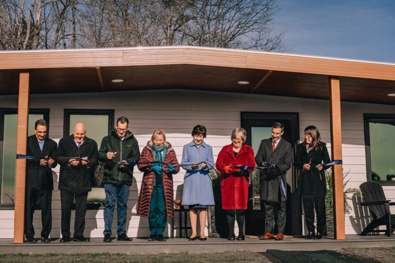 Presentación de la casa sostenible, BioHome3D. Foto: Universidad de Maine.