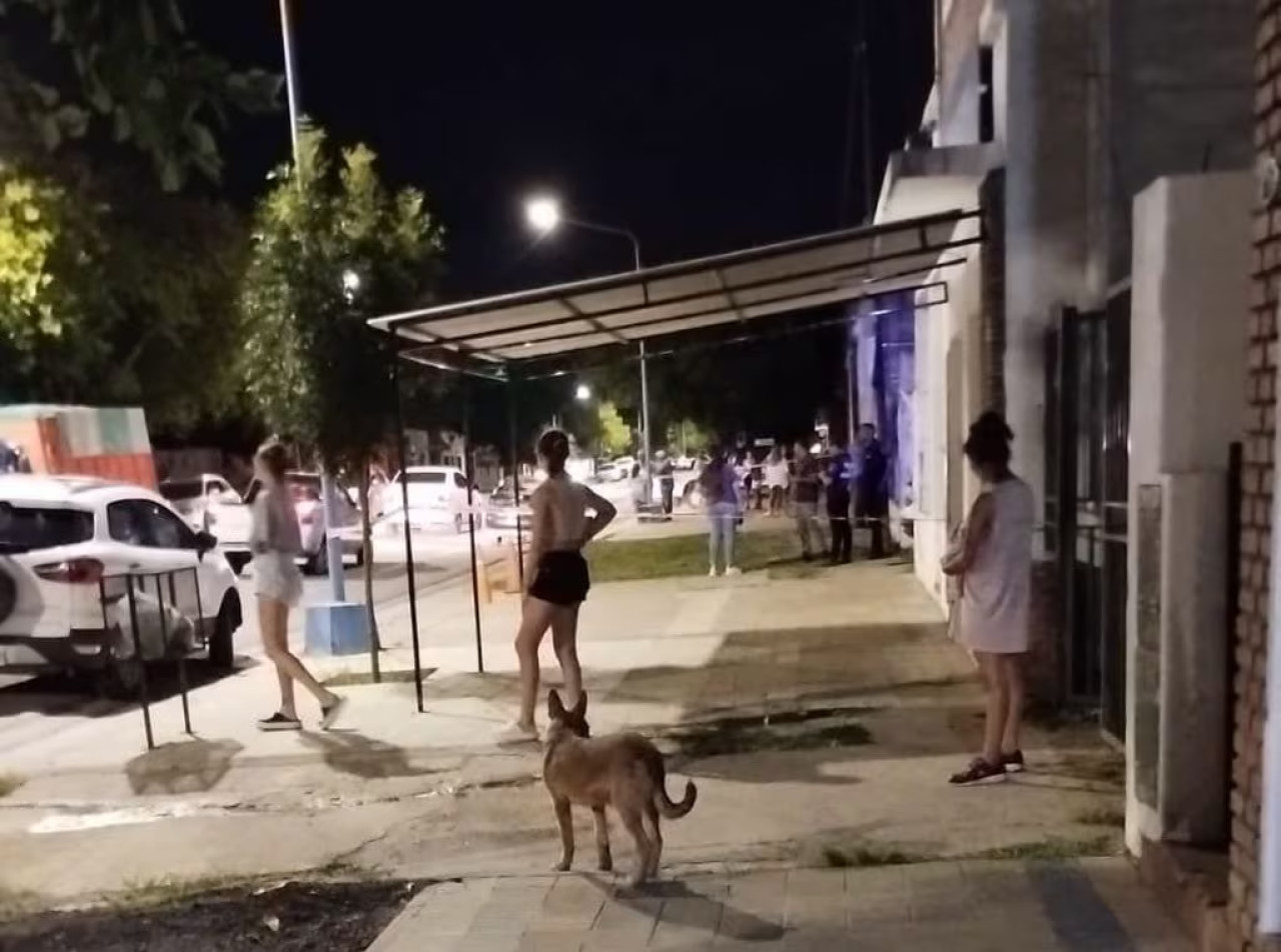 La Policía encontró los cuerpos de dos personas en un gimnasio. Foto: Frontera del Sur