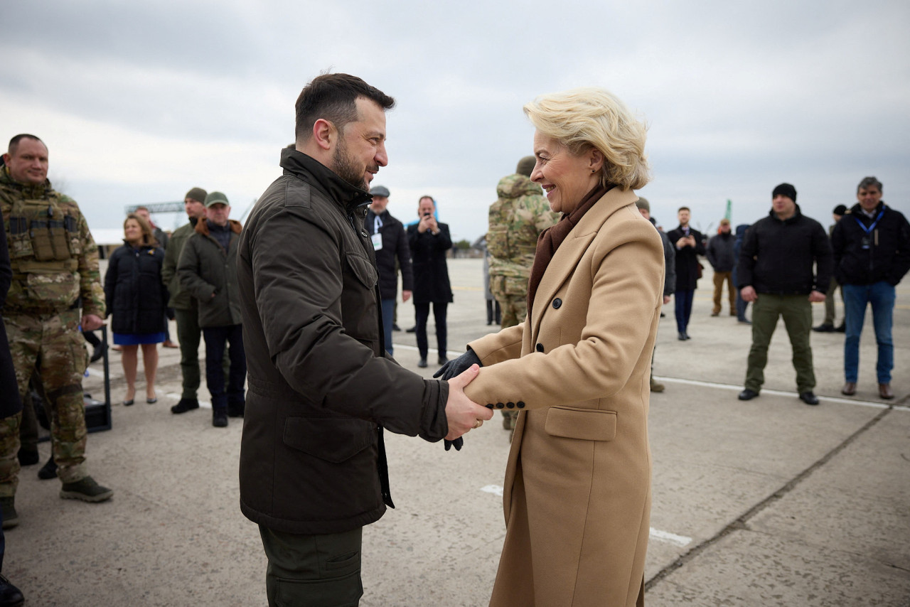 El presidente de Ucrania, Volodymyr Zelenskiy, recibe a la presidenta de la Comisión Europea, Ursula von der Leyen