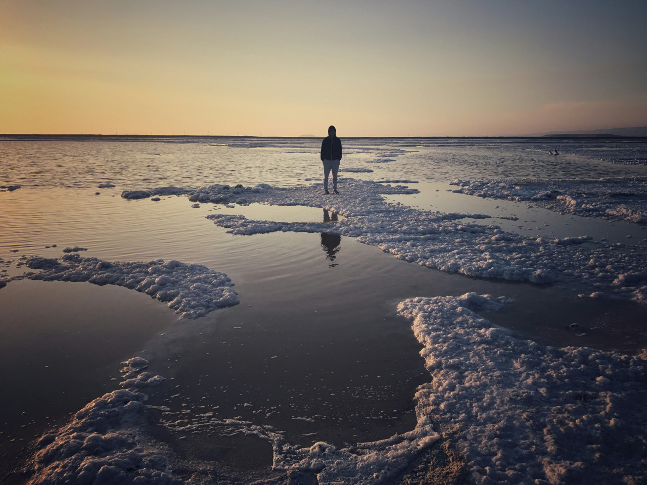 Agua helada. Foto: Unsplash.