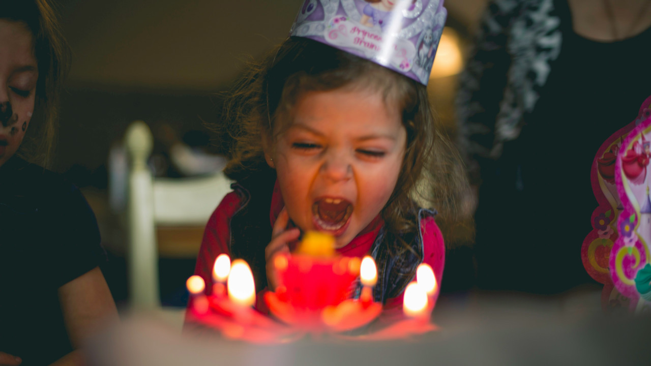 Cumpleaños, festejo, nacimiento. Foto: Unsplash