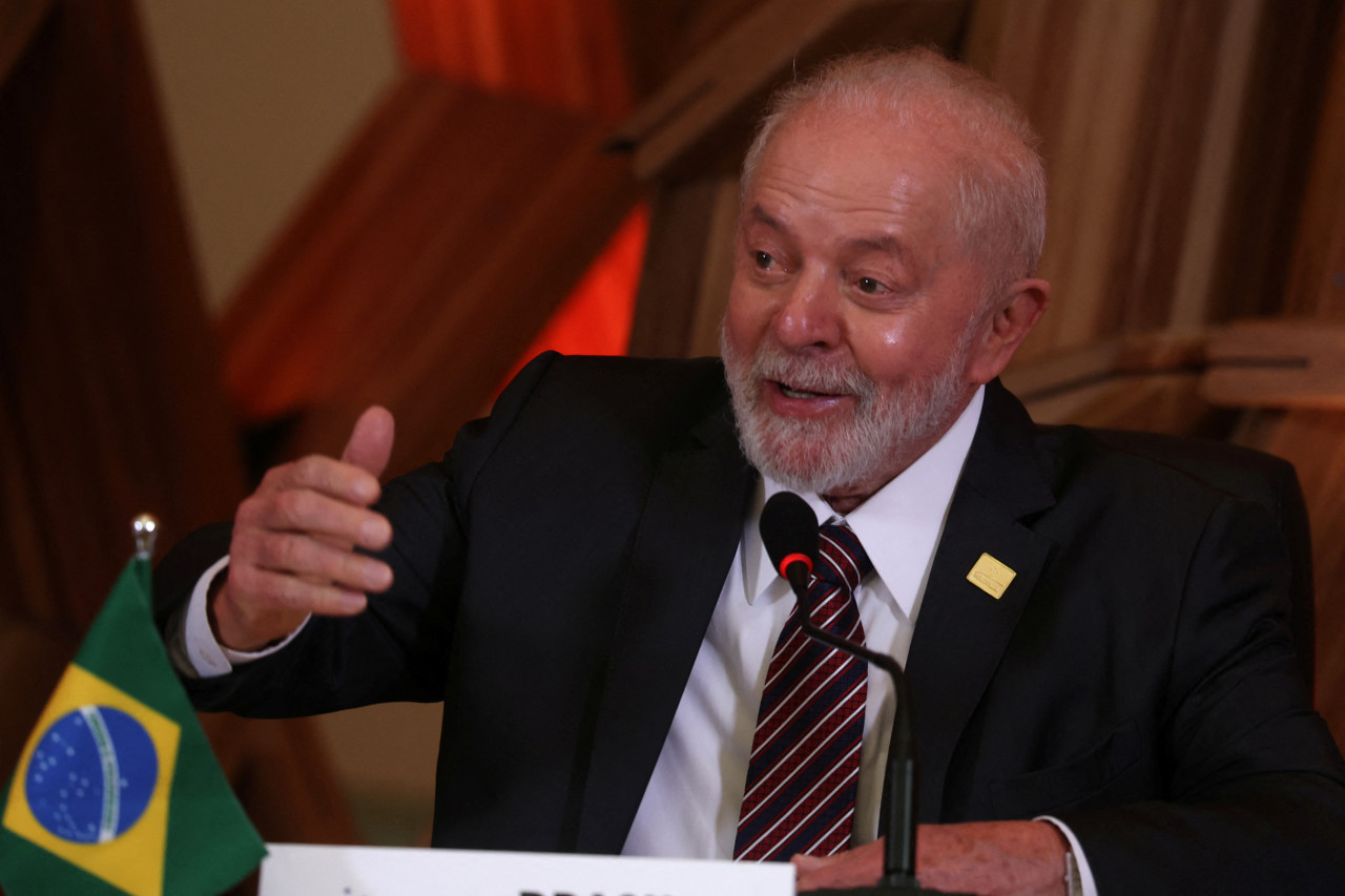 El presidente de Brasil, Luiz Inácio Lula da Silva en reunión durante la 63ª Cumbre de Jefes de Estado del MERCOSUR. Reuters