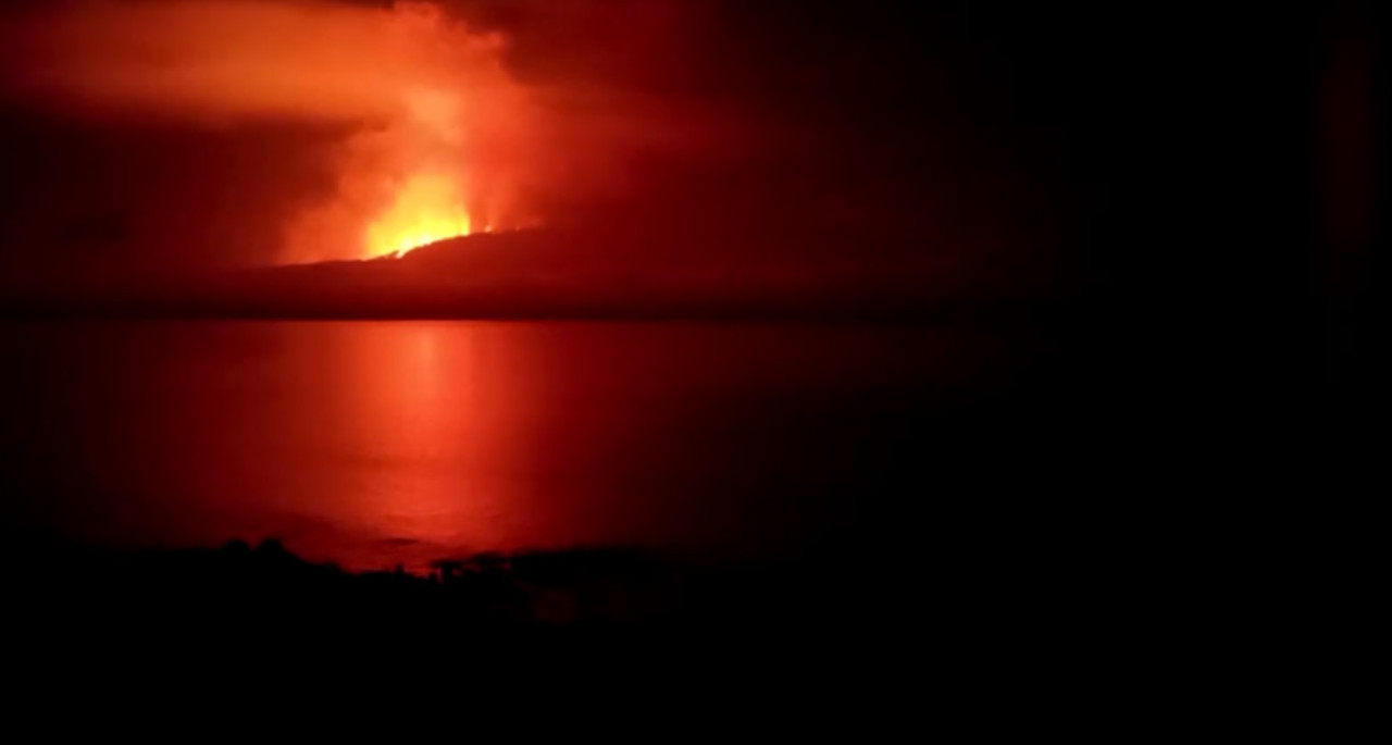 Erupción del volcán Fernandina. Foto: captira