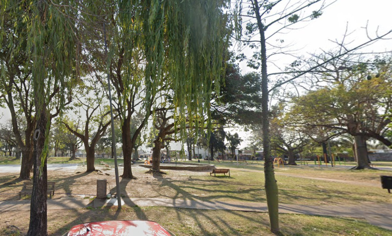 Plaza Escalante en el barrio Fomento 9 de Julio, Santa Fe. Foto: Google.