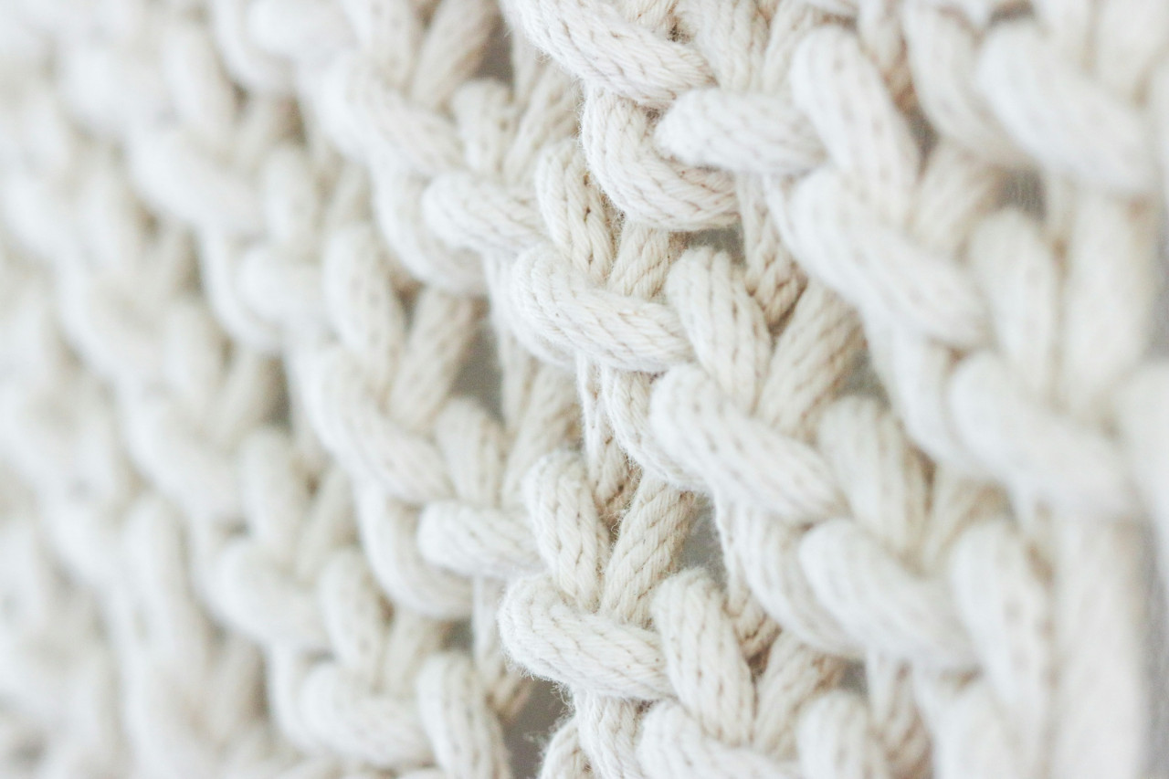 Tejer, lana, hacer crochet. Foto Unsplash.