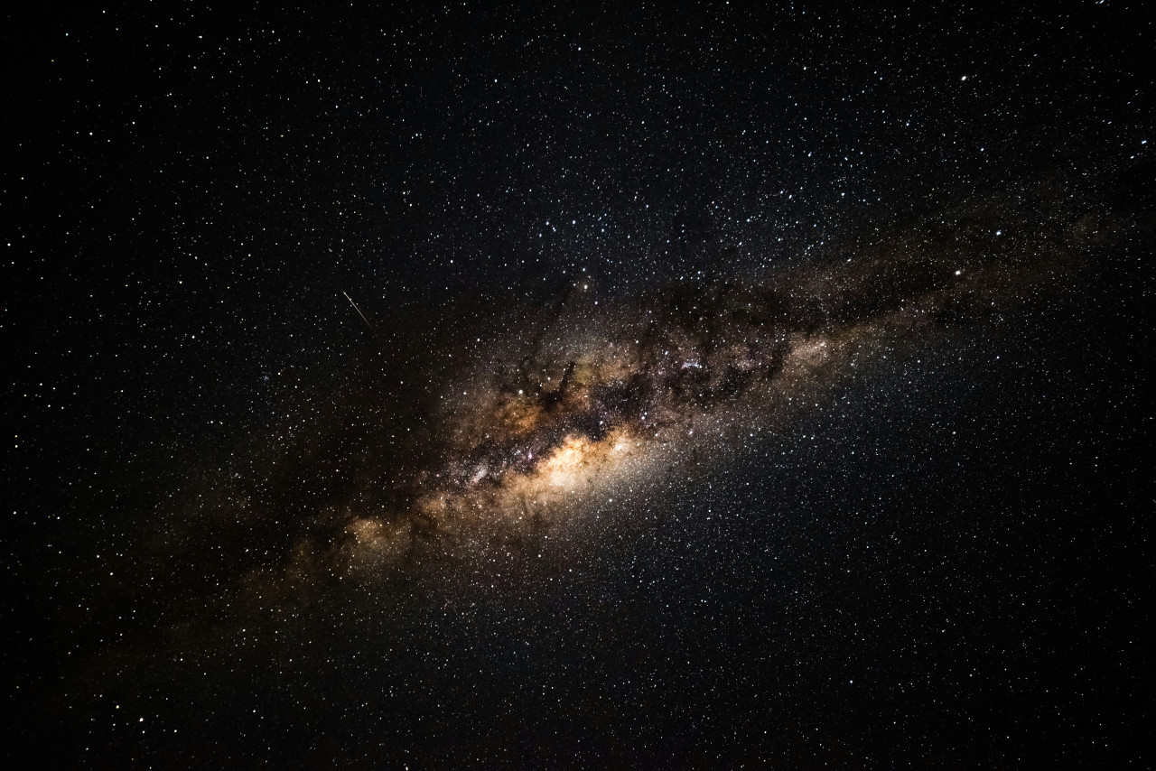 Galaxy, universe.  Photo: Unsplash