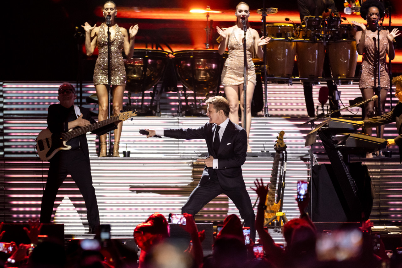 Luis Miguel en el Campo de Polo. Foto: @chuleval/Fenix.