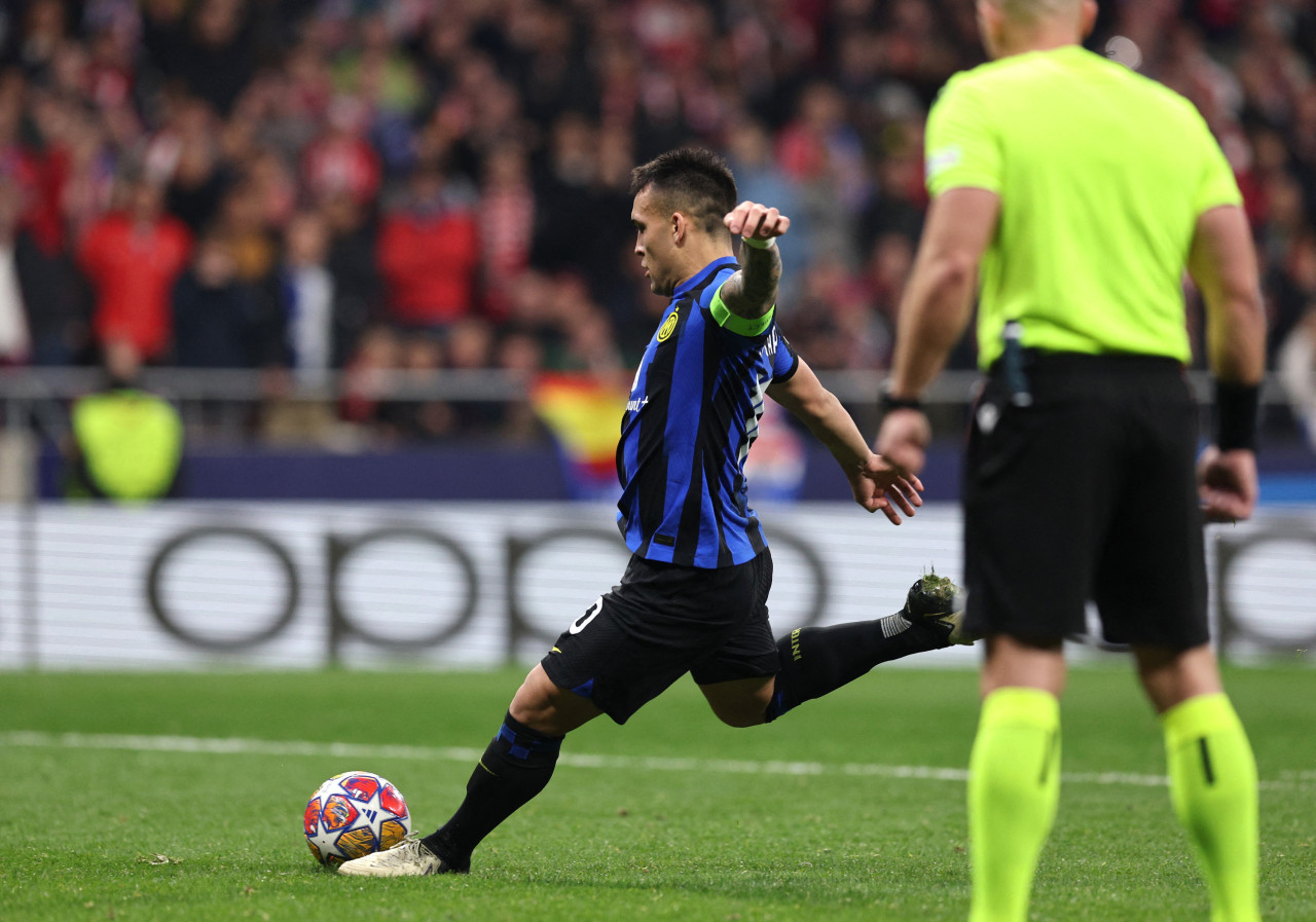 Penal fallado por Lautaro Martínez en la definición de Champions League. Foto: REUTERS.