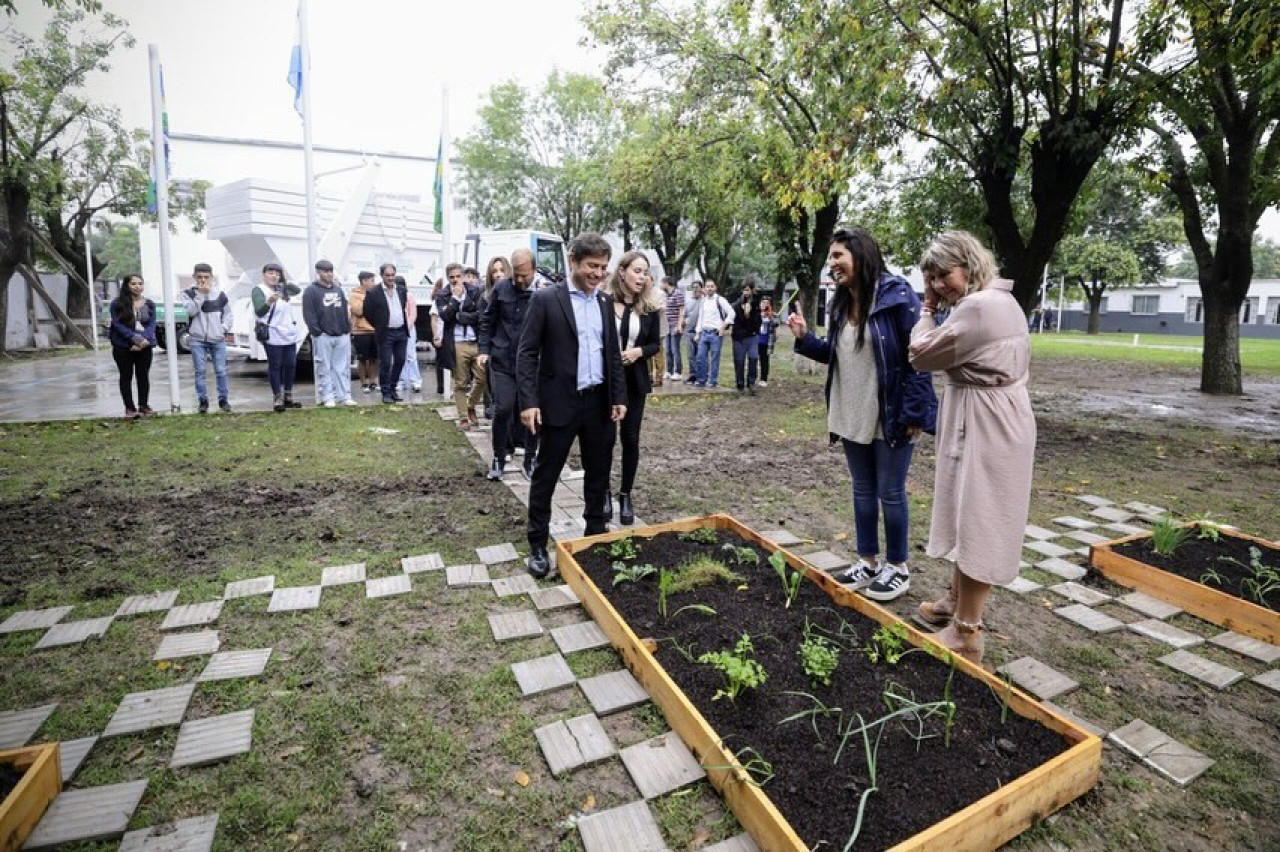 Kicillof inauguró el nuevo edificio de la Escuela Secundaria N°8 de Ezeiza. Foto: Instagram @kicillofok