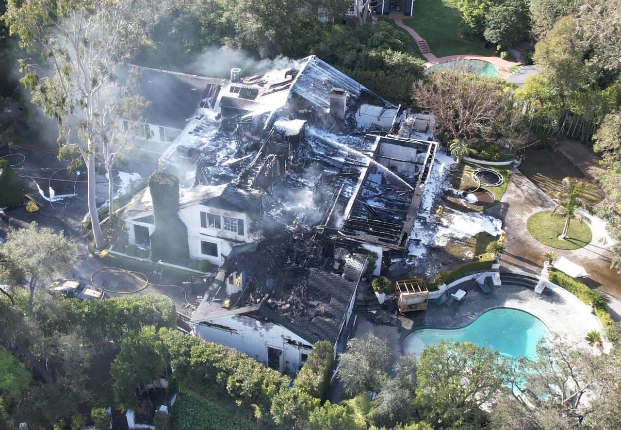 Incendio en la casa de Cara Delevingne. Foto: captura de video