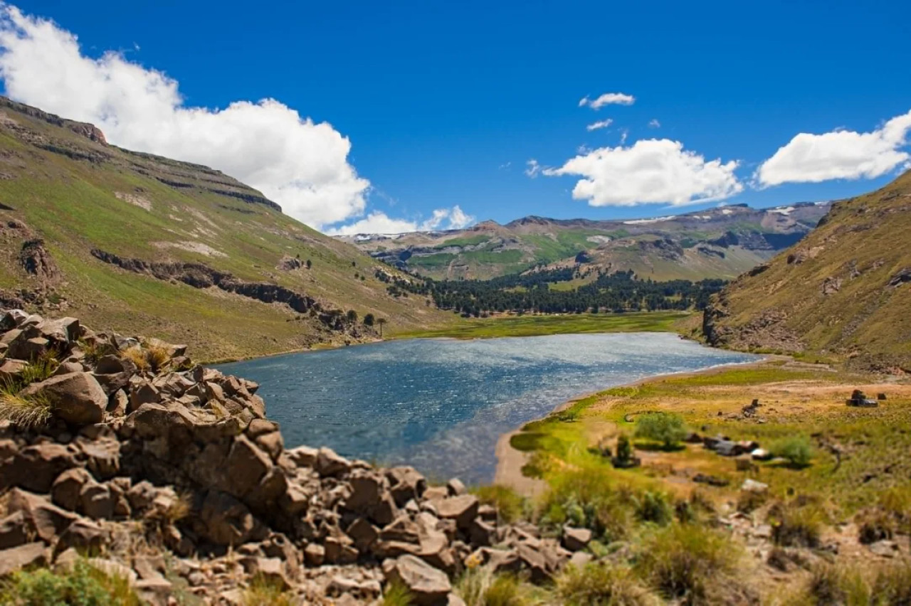 Laguna Hualcupén. Foto NA.