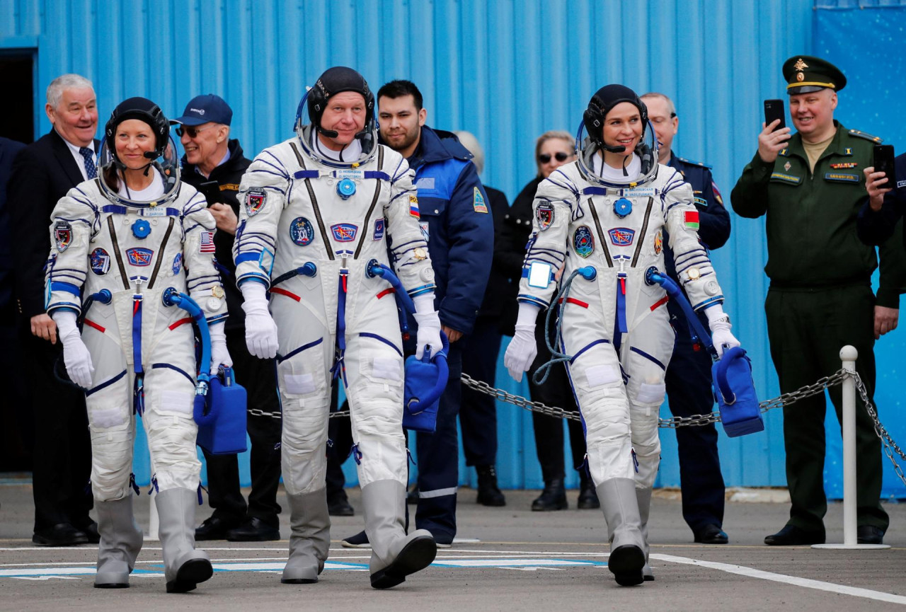 The crew of the Russian Soyuz MS-25 spacecraft on its way to the International Space Station.  Photo: EFE.