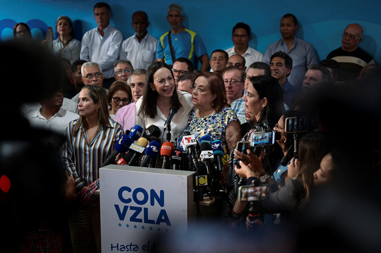 Corina Yoris y María Corina Machado. Foto: Reuters.