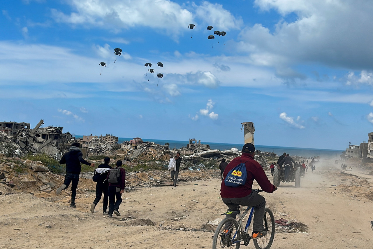 Humanitarian aid on the coast of the Gaza Strip.  Photo: Reuters.