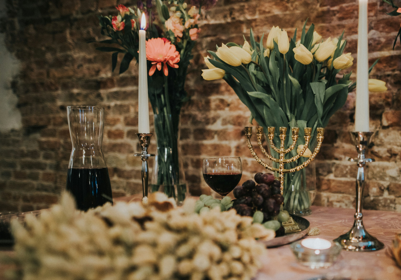 Cena de Pésaj. Foto: Unsplash.