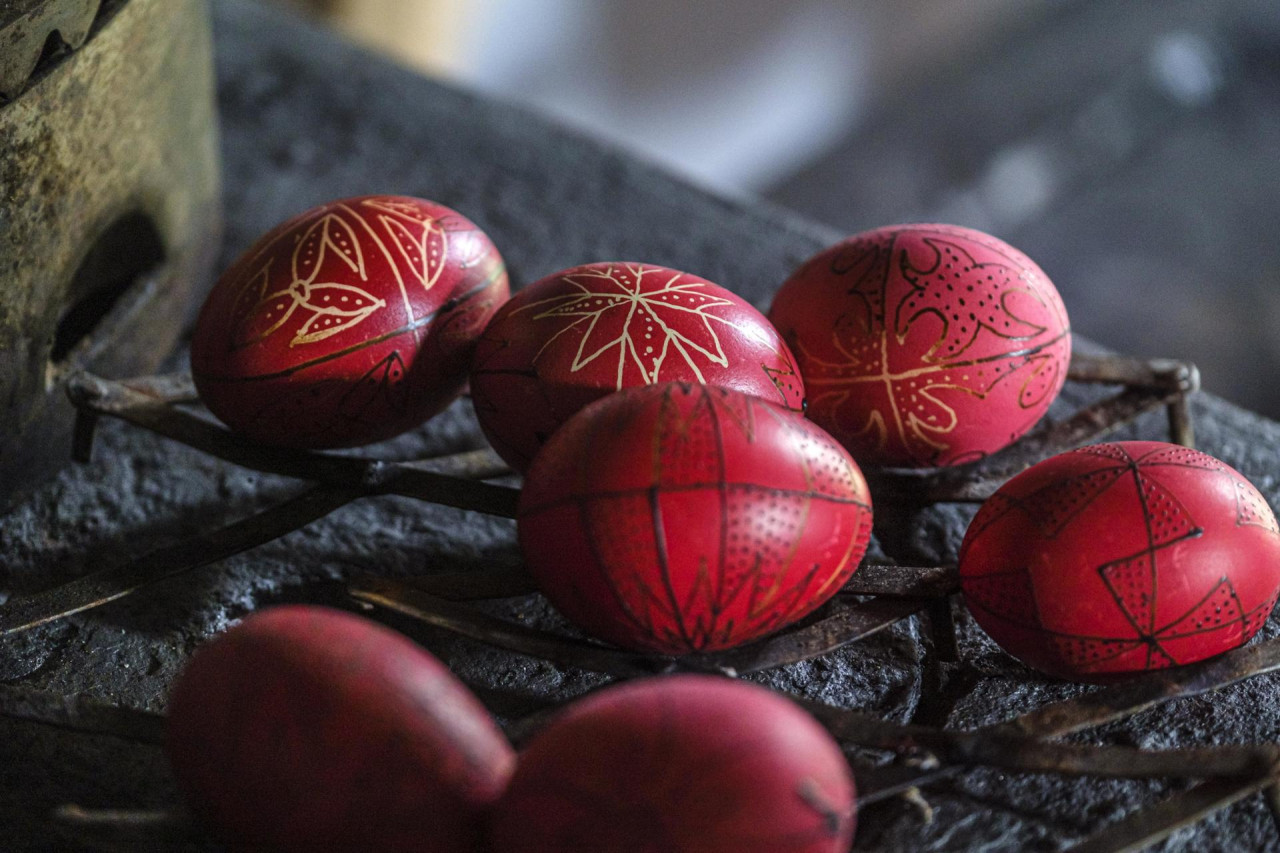 Huevos de Pascua decorados. Tradición en Rumania. Foto: Efe 2024