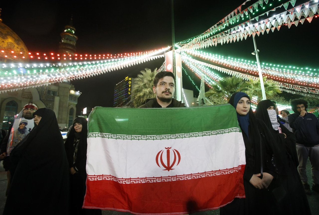 Protestas tras el ataque israelí en consulado iraní en Siria. Foto: Reuters.