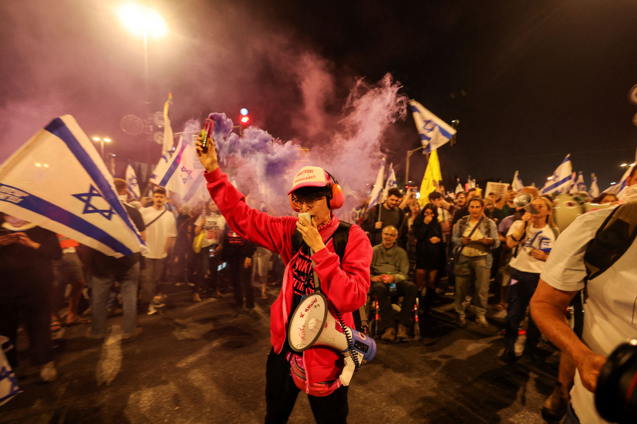 Protesta en la Knéset israelí de familiares de rehenes. Foto: Reuters.