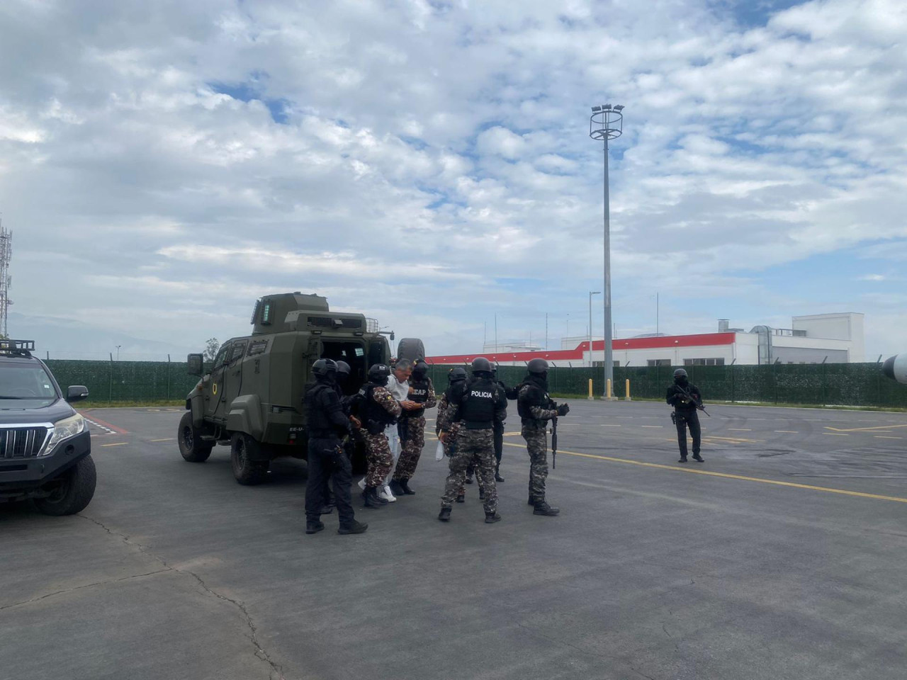 Foto de las Fuerzas Armadas de Ecuador que muestra al exvicepresidente Jorge Glas. Foto: EFE