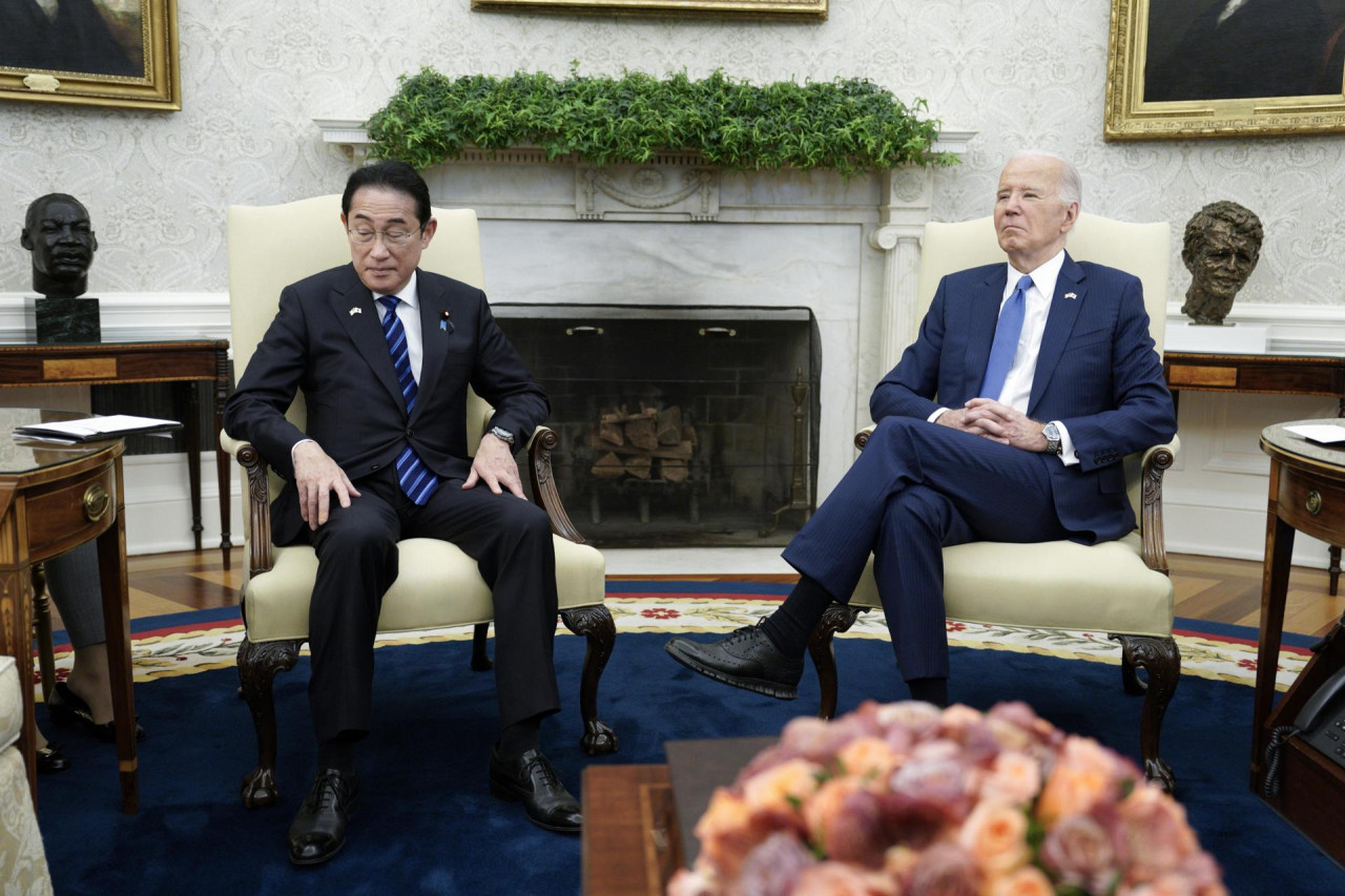 Joe Biden y Fumio Kishida. Foto: EFE.