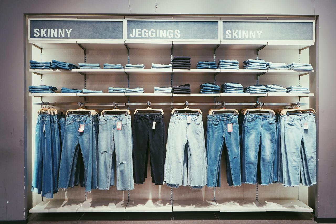 Ropa, indumentaria, vestimenta. Foto: Unsplash