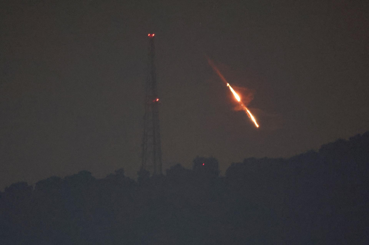 Drones y misiles iraníes sobrevuelan Israel. Foto: EFE.